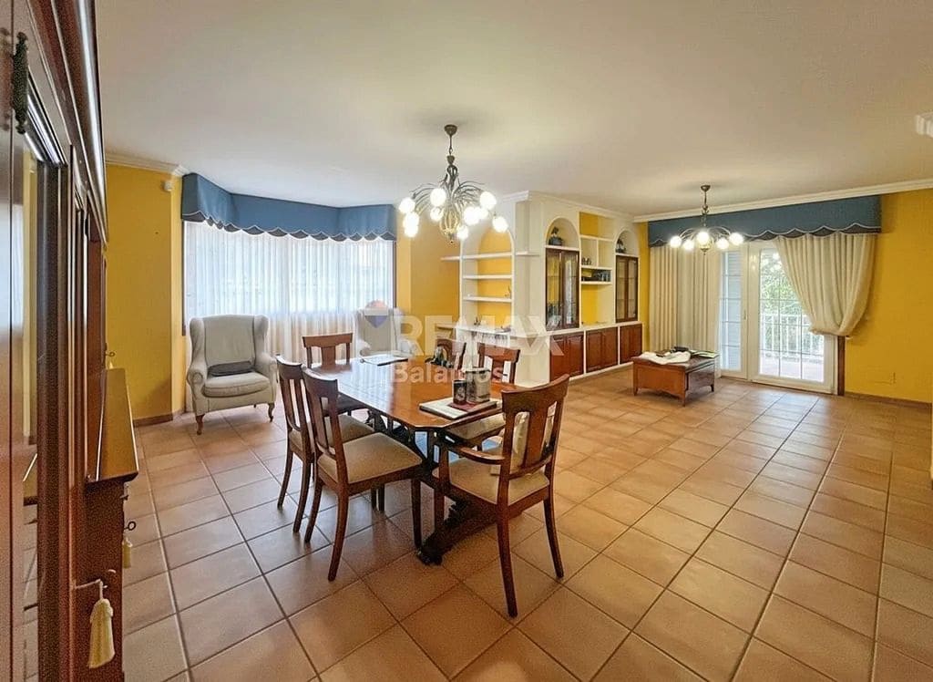 4 bedroom Villa for sale in O Rosal with garage - € 390,000 (Ref: 9685364)