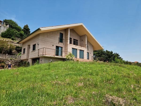 4 soveværelse Villa til salg i Moana med garage - € 700.000 (Ref: 9685371)