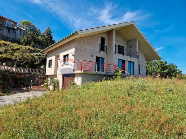 4 soveværelse Villa til salg i Moana med garage - € 700.000 (Ref: 9685371)