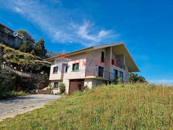 4 soveværelse Villa til salg i Moana med garage - € 700.000 (Ref: 9685371)