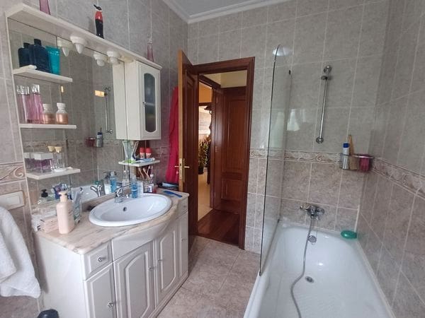 3 slaapkamer Restaurant/bar te koop in A Caniza met garage - € 350.000 (Ref: 9685373)