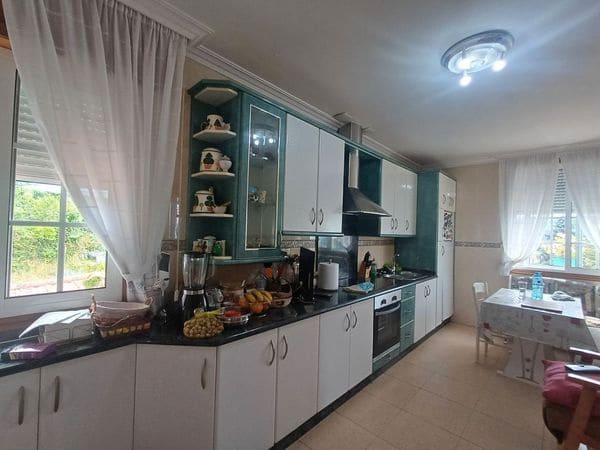 3 slaapkamer Restaurant/bar te koop in A Caniza met garage - € 350.000 (Ref: 9685373)