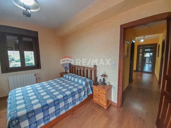 5 soveværelse Villa til salg i Ponteareas med garage - € 280.000 (Ref: 9685375)