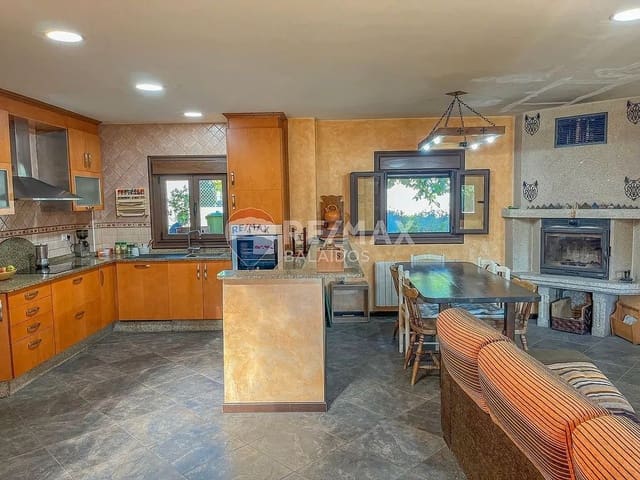 Chalet de 5 habitaciones en Ponteareas en venta con garaje - 280.000 € (Ref: 9685375)