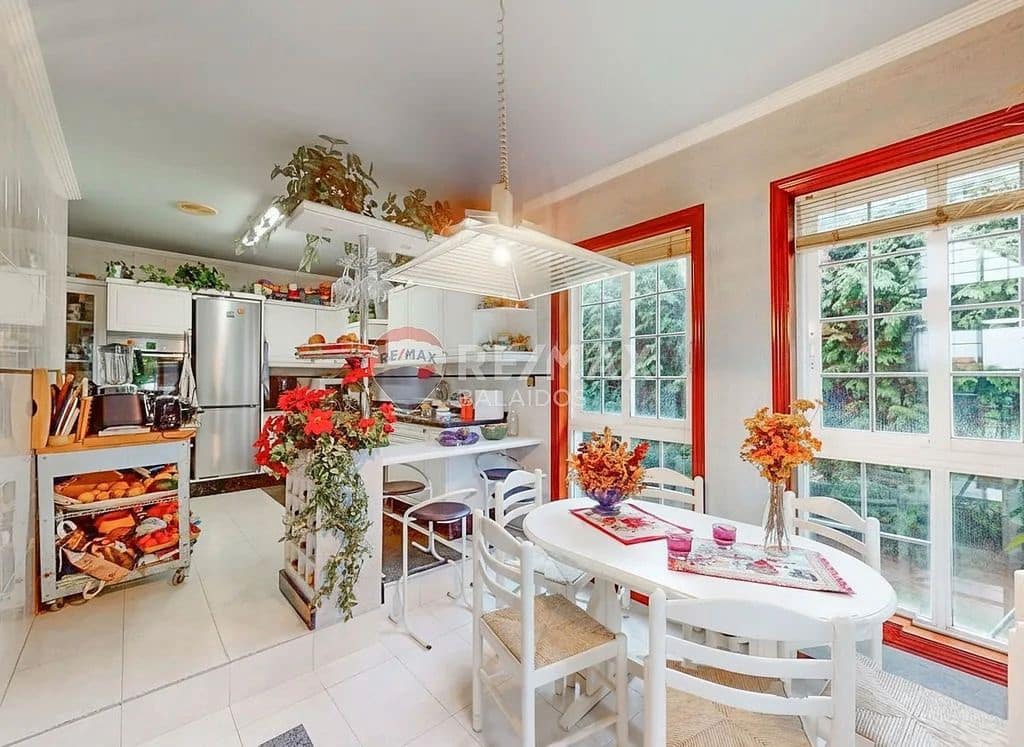 5 sypialnia Willa na sprzedaż w Vigo z garażem - 650 000 € (Ref: 9685376)