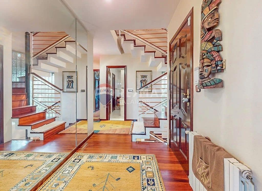 5 sypialnia Willa na sprzedaż w Vigo z garażem - 650 000 € (Ref: 9685376)