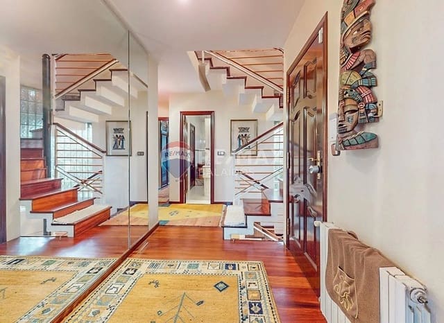 5 sovrum Villa till salu i Vigo med garage - 650 000 € (Ref: 9685376)