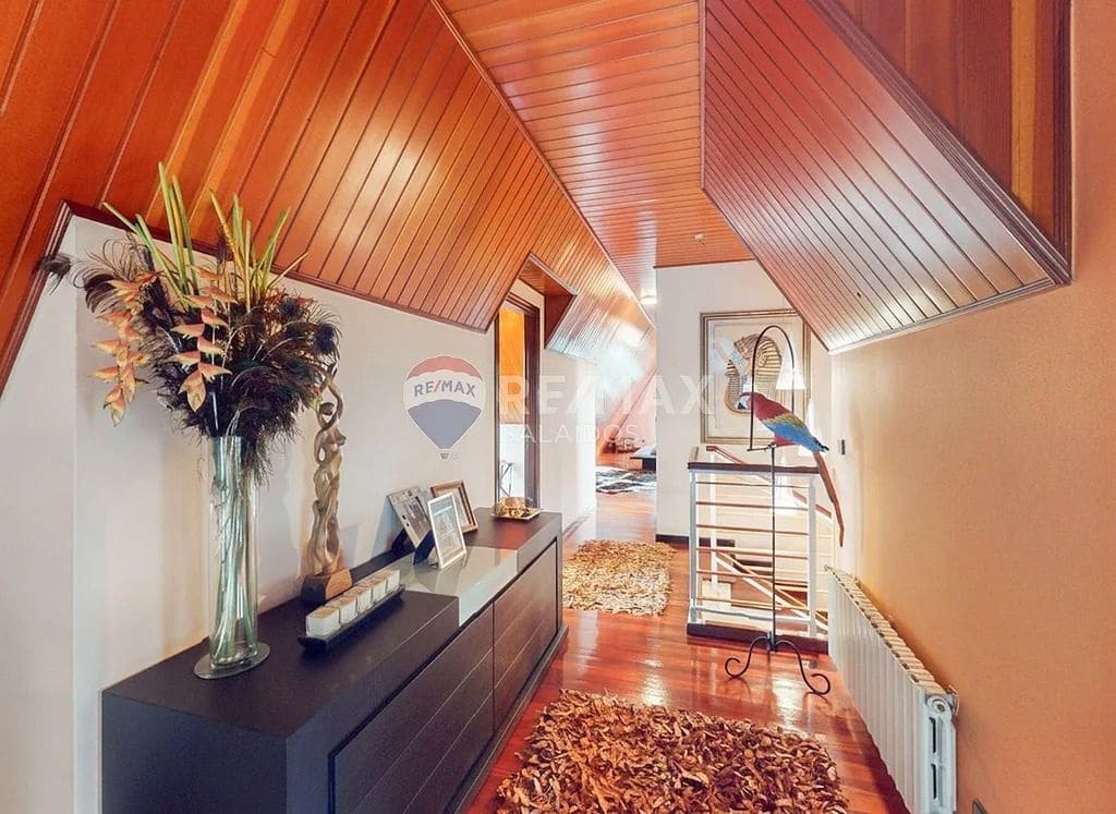 5 sypialnia Willa na sprzedaż w Vigo z garażem - 650 000 € (Ref: 9685376)