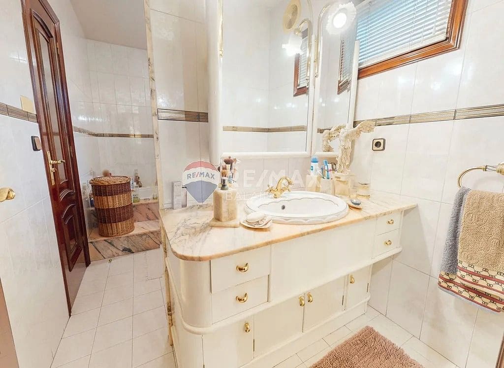 5 sypialnia Willa na sprzedaż w Vigo z garażem - 650 000 € (Ref: 9685376)