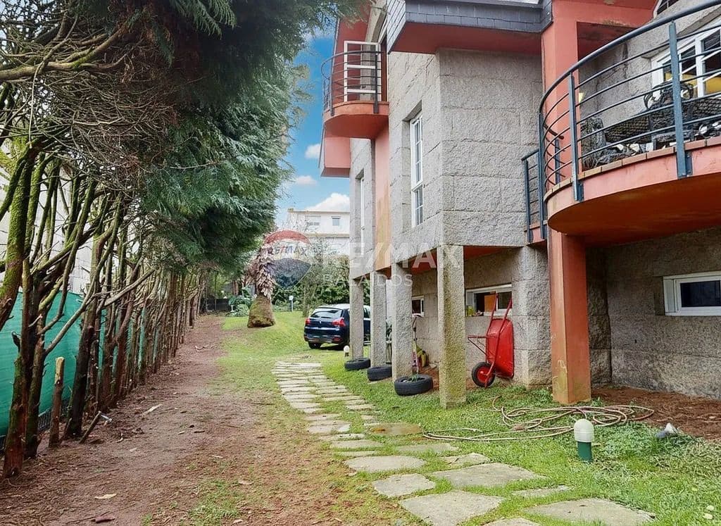 5 sypialnia Willa na sprzedaż w Vigo z garażem - 650 000 € (Ref: 9685376)