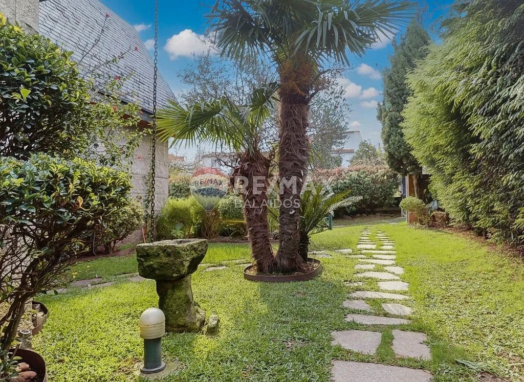 5 sypialnia Willa na sprzedaż w Vigo z garażem - 650 000 € (Ref: 9685376)