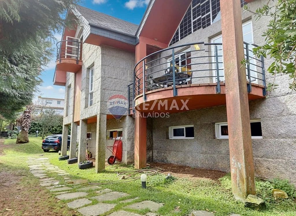 5 sypialnia Willa na sprzedaż w Vigo z garażem - 650 000 € (Ref: 9685376)