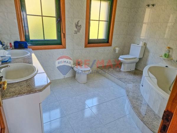 4 makuuhuone Maalaistalo myytävänä paikassa Moana mukana 
autotalli - 700 000 € (Ref: 9685377)