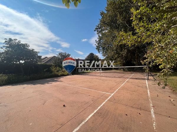 4 bedroom Villa for sale in Gondomar with pool garage - € 485,000 (Ref: 9685380)