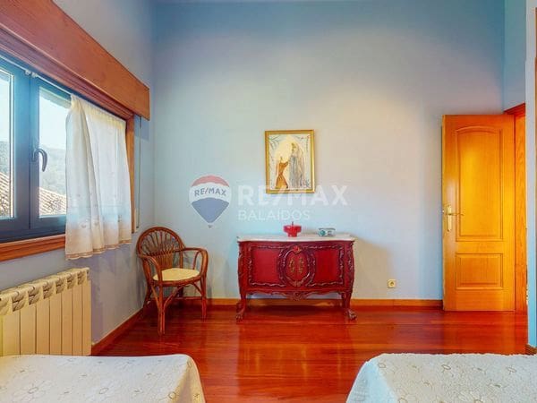 4 soveværelse Villa til salg i Gondomar med swimmingpool garage - € 485.000 (Ref: 9685380)