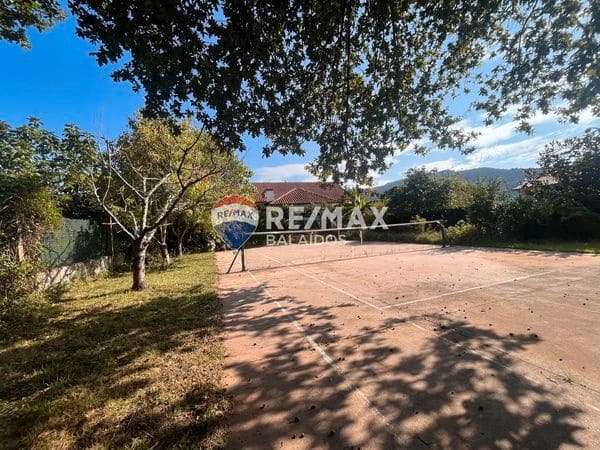 4 bedroom Villa for sale in Gondomar with pool garage - € 485,000 (Ref: 9685380)