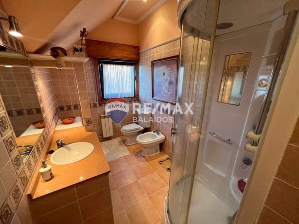 4 bedroom Villa for sale in Gondomar with pool garage - € 485,000 (Ref: 9685380)