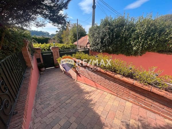 4 bedroom Villa for sale in Gondomar with pool garage - € 485,000 (Ref: 9685380)