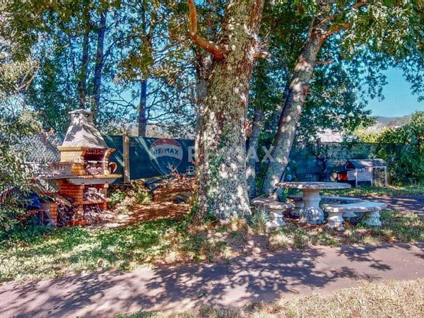 4 soveværelse Villa til salg i Gondomar med swimmingpool garage - € 485.000 (Ref: 9685380)