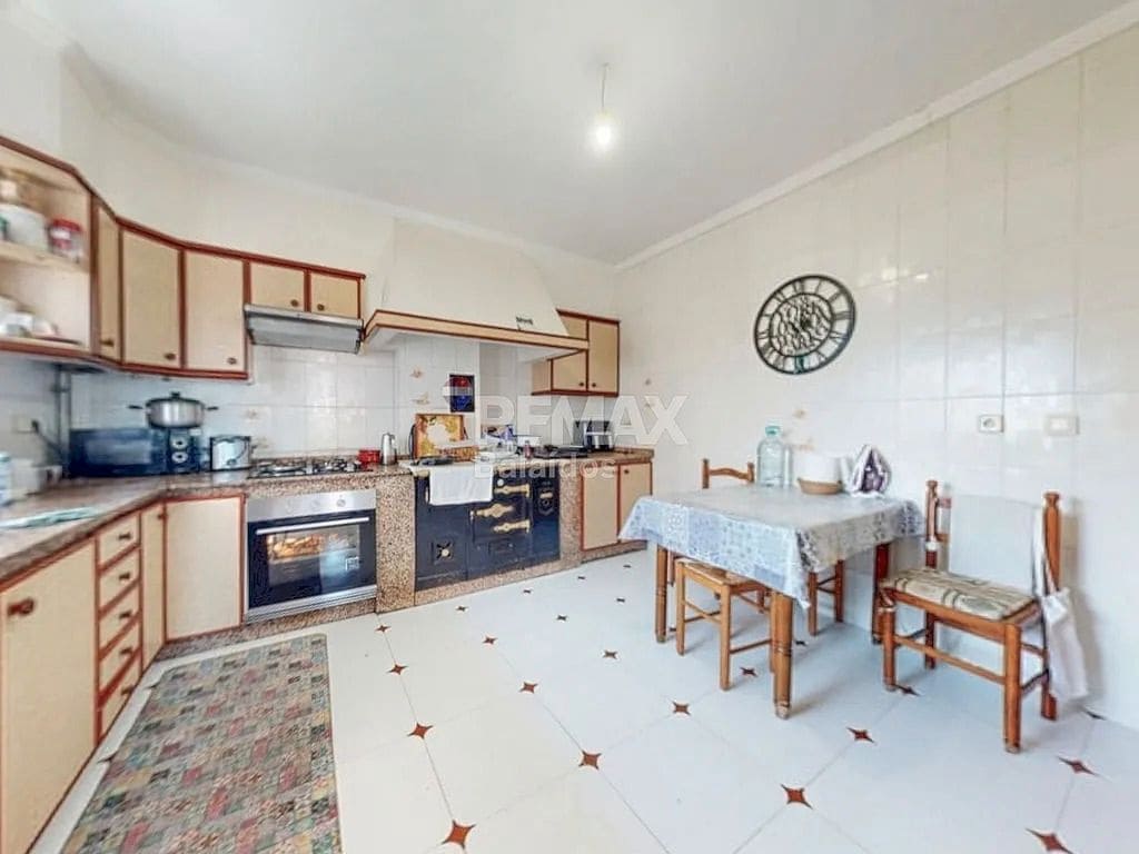 9 bedroom Villa for sale in Baiona with garage - € 420,000 (Ref: 9685381)