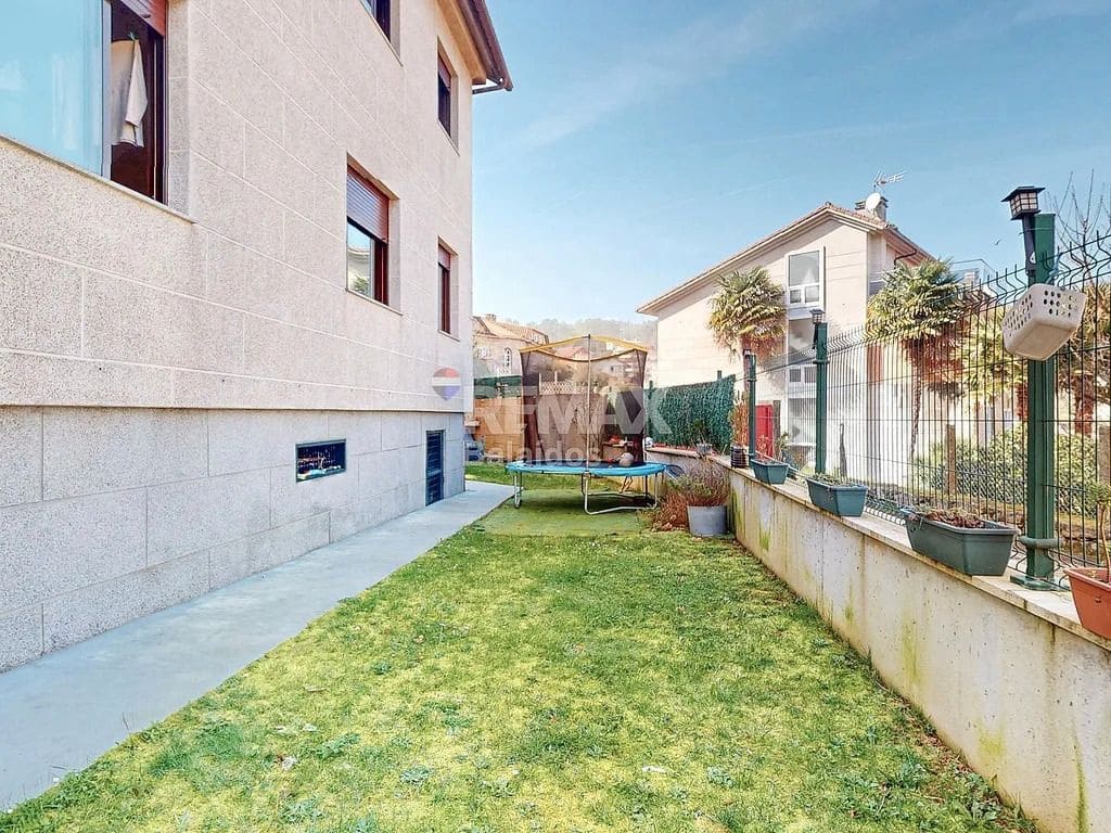 9 bedroom Villa for sale in Baiona with garage - € 420,000 (Ref: 9685381)