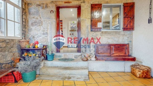 6 makuuhuone Maalaistalo myytävänä paikassa Tomino mukana uima-altaan 
autotalli - 695 000 € (Ref: 9685382)