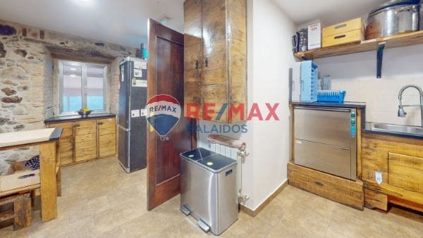 6 makuuhuone Maalaistalo myytävänä paikassa Tomino mukana uima-altaan 
autotalli - 695 000 € (Ref: 9685382)