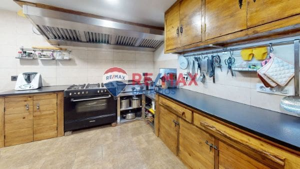 6 makuuhuone Maalaistalo myytävänä paikassa Tomino mukana uima-altaan 
autotalli - 695 000 € (Ref: 9685384)