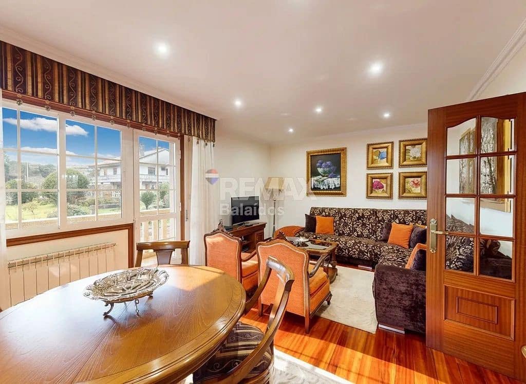 5 bedroom Villa for sale in Ponteareas with garage - € 425,000 (Ref: 9685385)