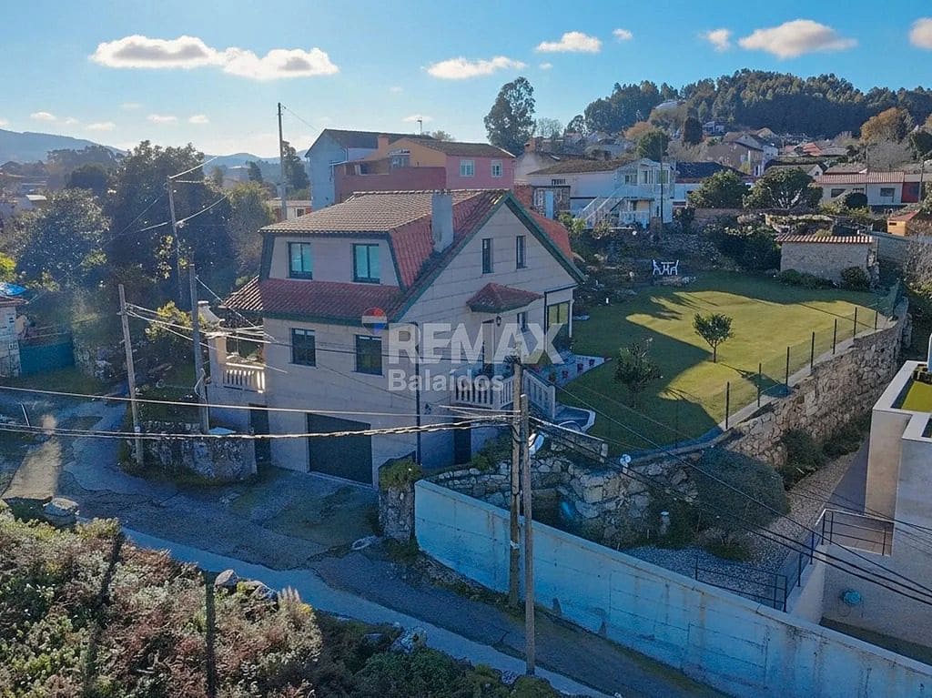 4 slaapkamer Villa te koop in Vigo met garage - € 570.000 (Ref: 9685386)