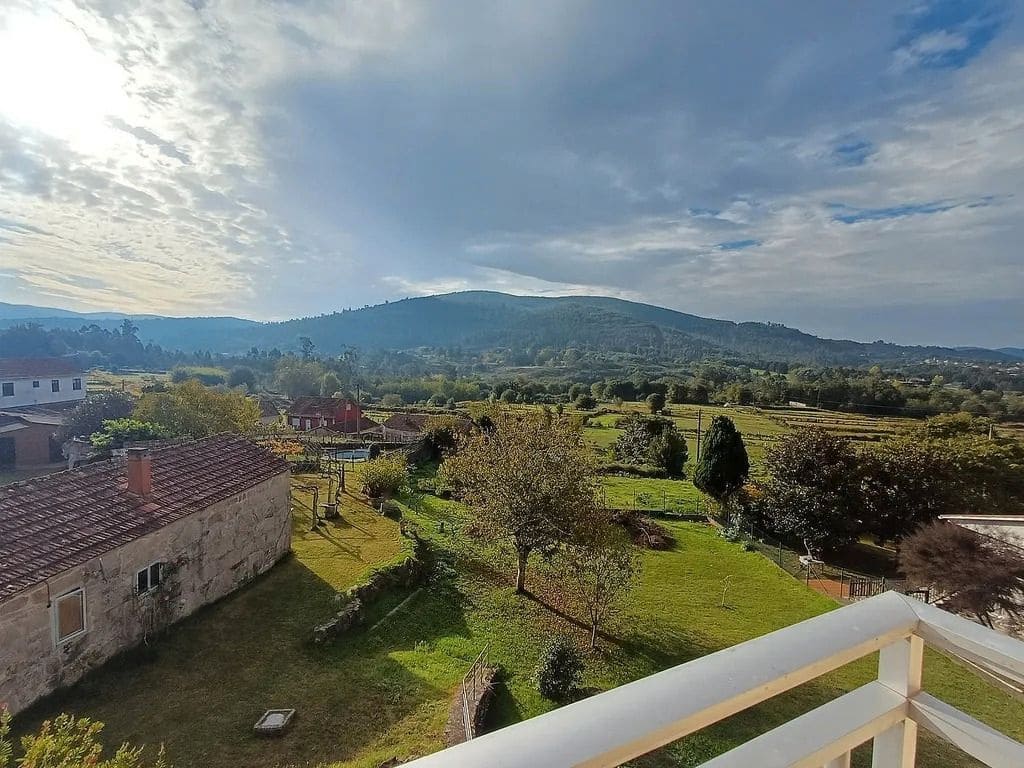 3 bedroom Finca/Country House for sale in Mondariz with garage - € 199,000 (Ref: 9685387)