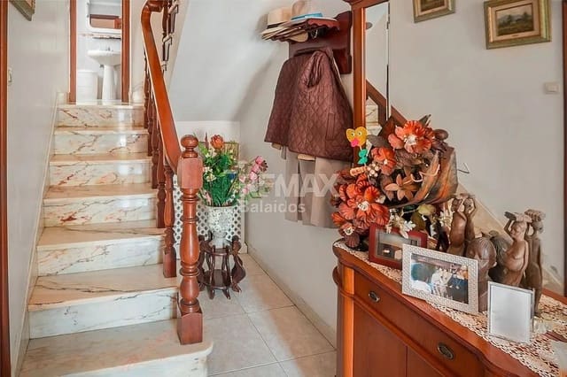 7 slaapkamer Finca/Landhuis te koop in A Pobra do Caramiñal met garage - € 340.000 (Ref: 9685388)