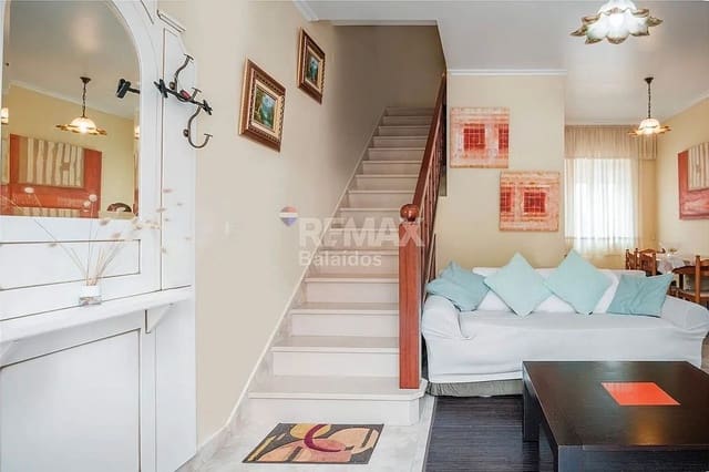 Finca/Casa Rural de 7 habitaciones en A Pobra do Caramiñal en venta con garaje - 340.000 € (Ref: 9685388)