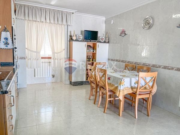 4 makuuhuone Maalaistalo myytävänä paikassa Ponteareas mukana 
autotalli - 270 000 € (Ref: 9685391)