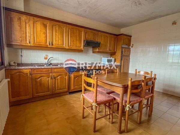 6 makuuhuone Maalaistalo myytävänä paikassa Ponteareas mukana 
autotalli - 250 000 € (Ref: 9685392)