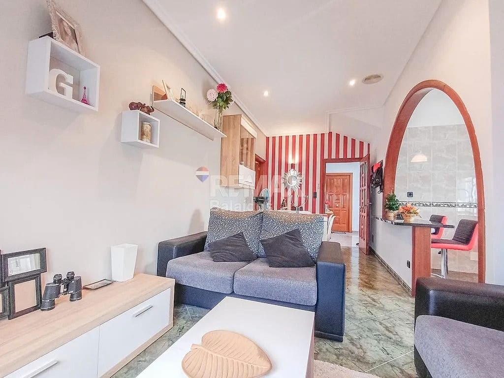 9 bedroom Apartment for sale in A Caniza - € 449,000 (Ref: 9685395)