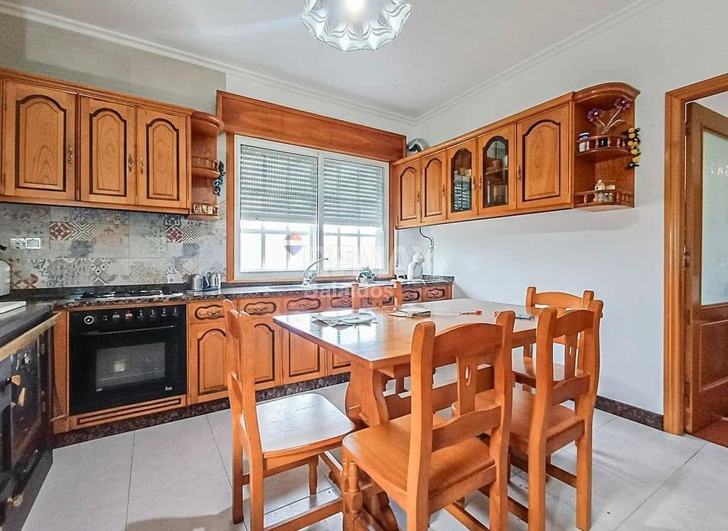 9 bedroom Apartment for sale in A Caniza - € 449,000 (Ref: 9685395)