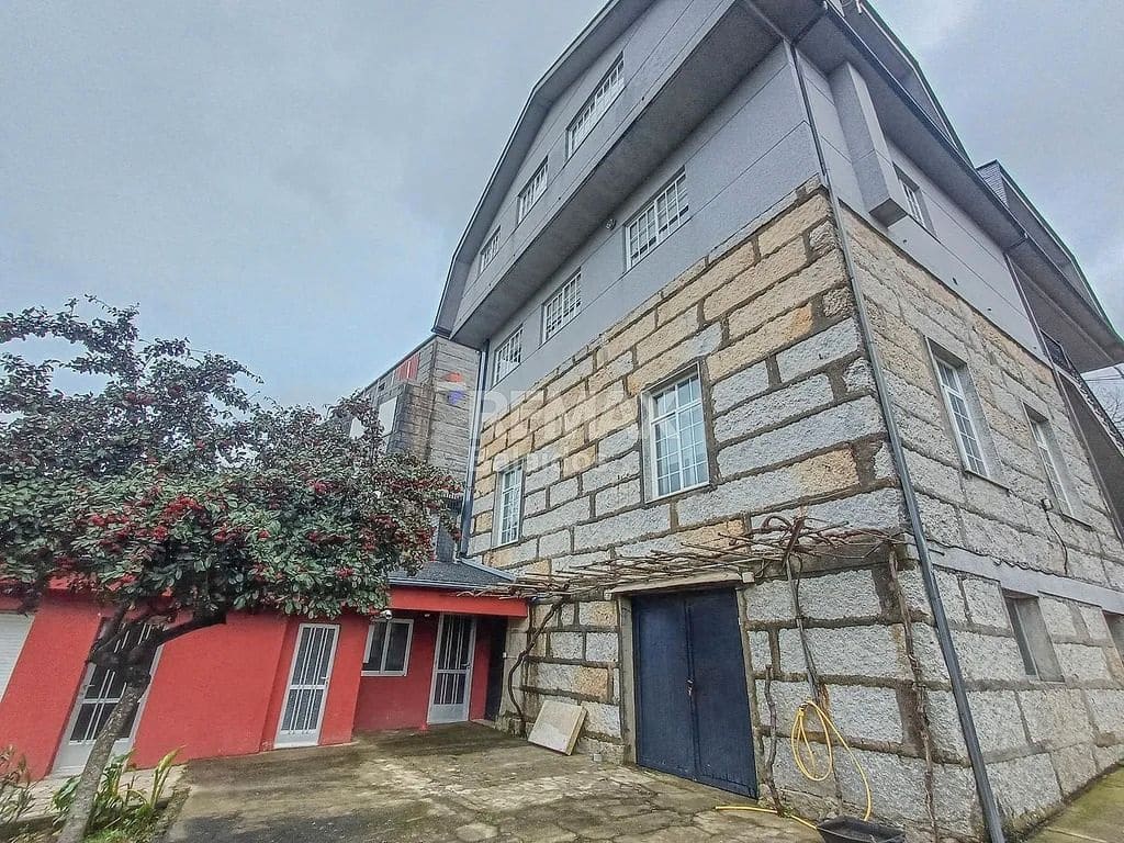 9 bedroom Apartment for sale in A Caniza - € 449,000 (Ref: 9685395)