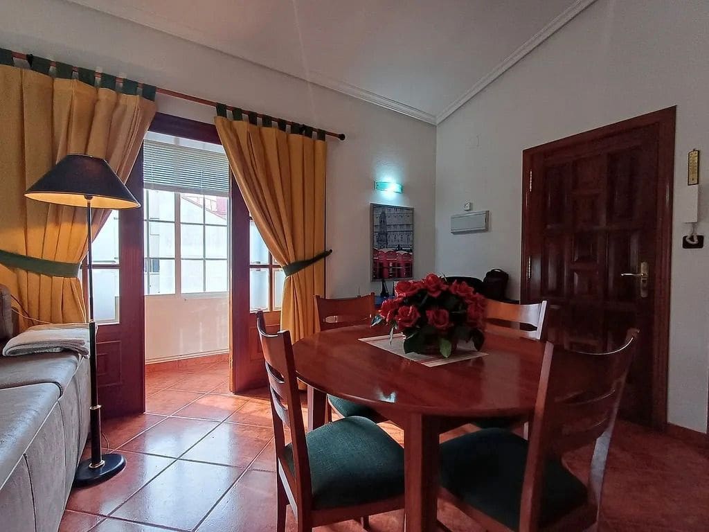 2 bedroom Apartment for sale in A Caniza - € 99,000 (Ref: 9685396)