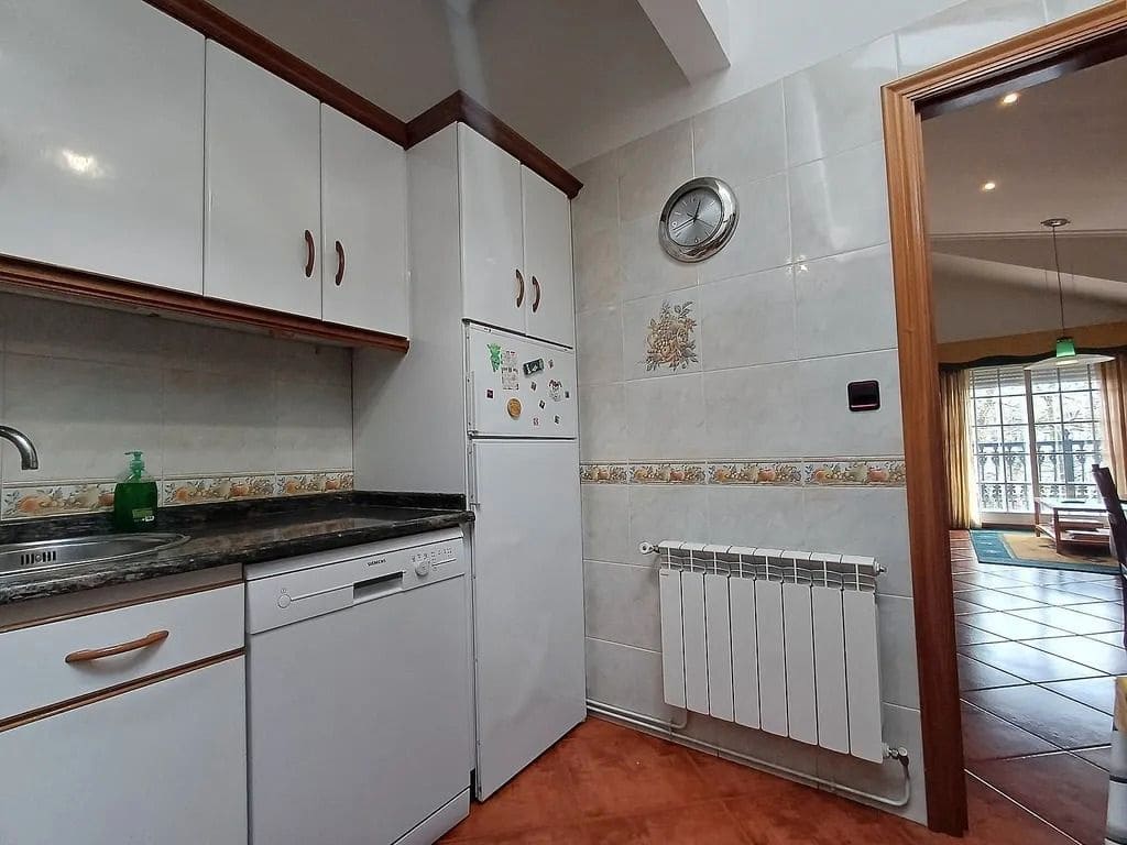 2 bedroom Apartment for sale in A Caniza - € 99,000 (Ref: 9685396)