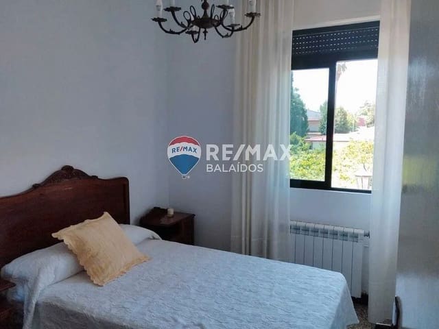 3 camera da letto Casa in vendita in Tui con garage - 250.000 € (Rif: 9685397)