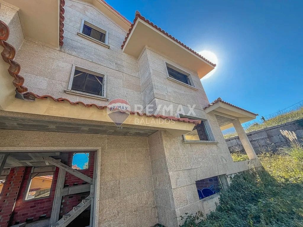 4 slaapkamer Villa te koop in Vigo met garage - € 495.000 (Ref: 9685405)