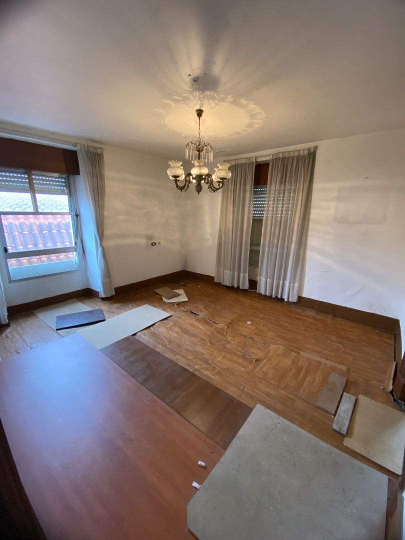 4 bedroom Finca/Country House for sale in Vigo with garage - € 135,000 (Ref: 9685406)