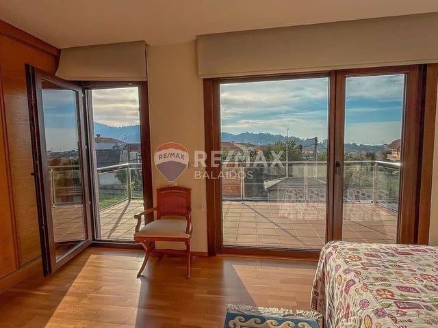 4 chambre Villa/Maison à vendre à Vigo avec piscine garage - 690 000 € (Ref: 9685408)