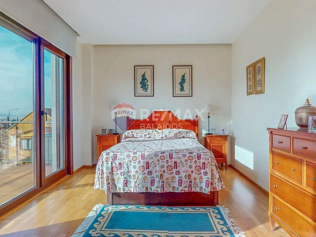 4 slaapkamer Villa te koop in Vigo met zwembad garage - € 690.000 (Ref: 9685408)