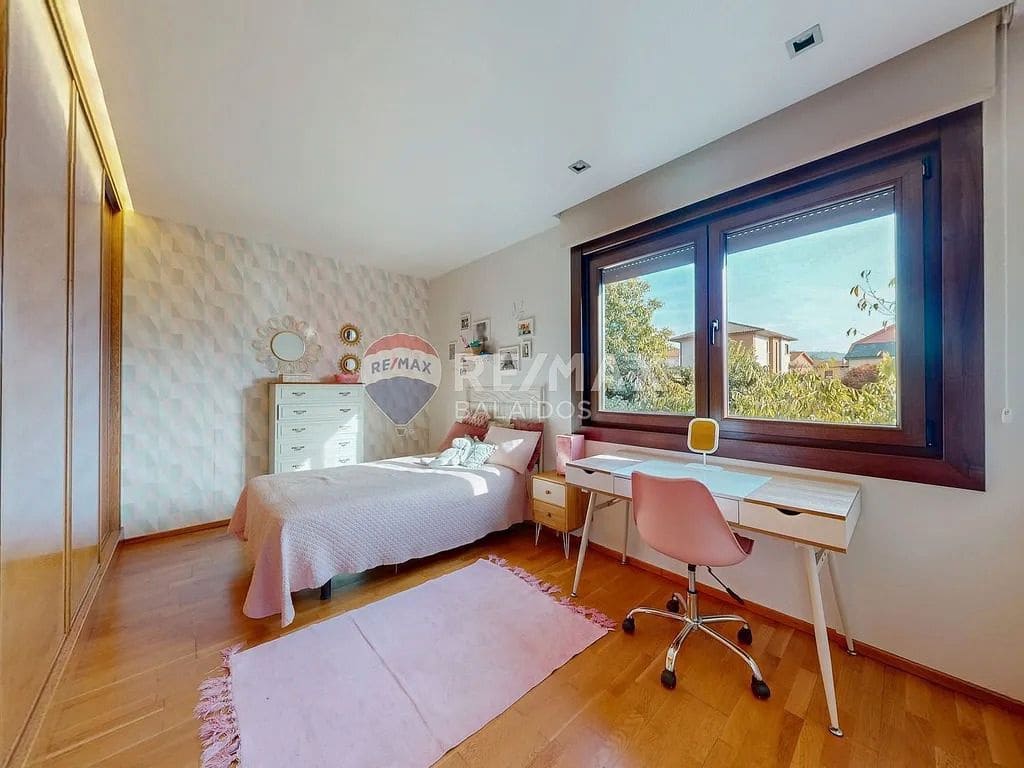 4 slaapkamer Villa te koop in Vigo met zwembad garage - € 690.000 (Ref: 9685408)