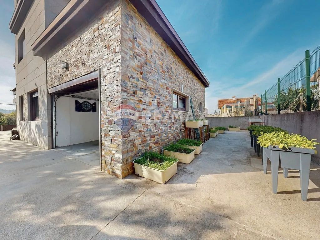 4 slaapkamer Villa te koop in Vigo met zwembad garage - € 690.000 (Ref: 9685408)