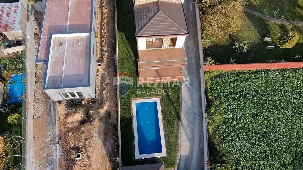 4 slaapkamer Villa te koop in Vigo met zwembad garage - € 690.000 (Ref: 9685408)