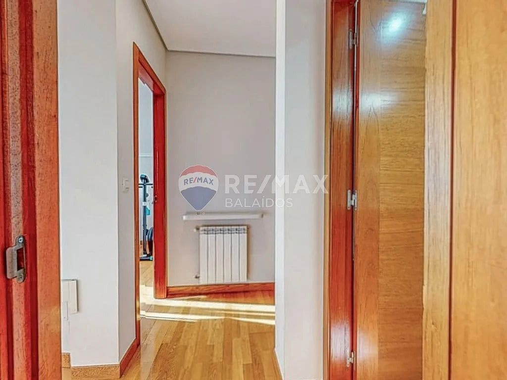 6 bedroom Villa for sale in Tui with pool garage - € 570,000 (Ref: 9685416)