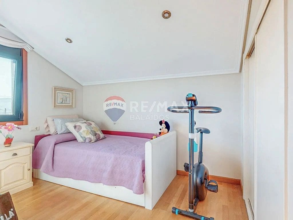 6 bedroom Villa for sale in Tui with pool garage - € 570,000 (Ref: 9685416)